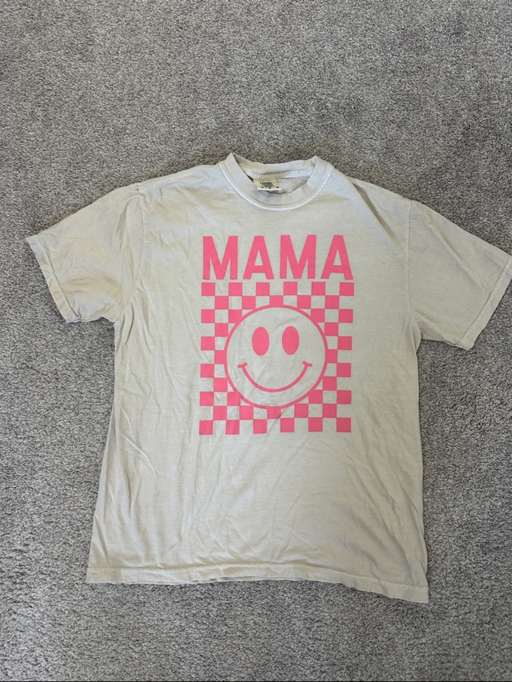 Mama Smiley Graphic Tee - Pink on Cream - medium